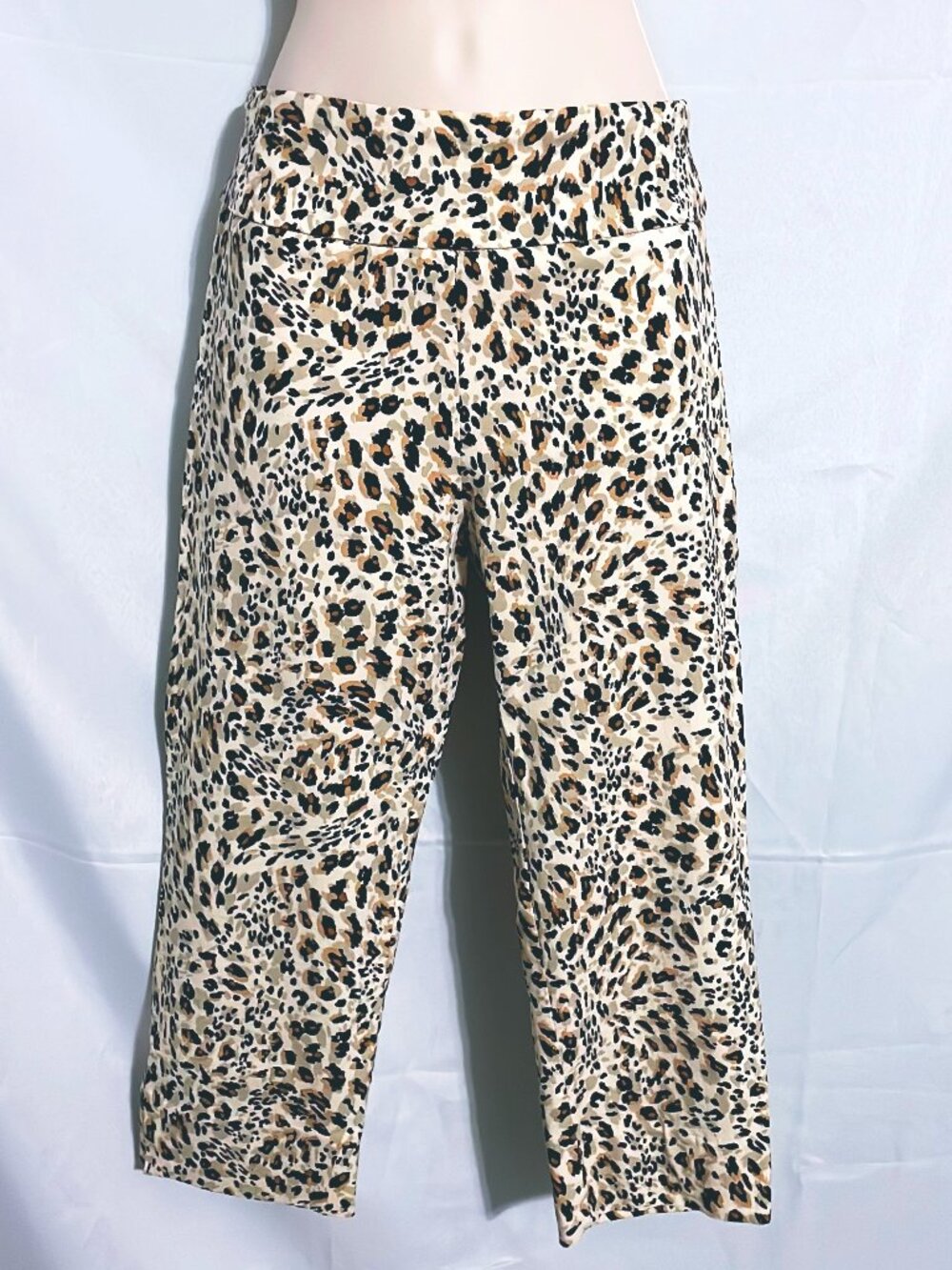 Zac & Rachel Animal Print Capris Size 6
